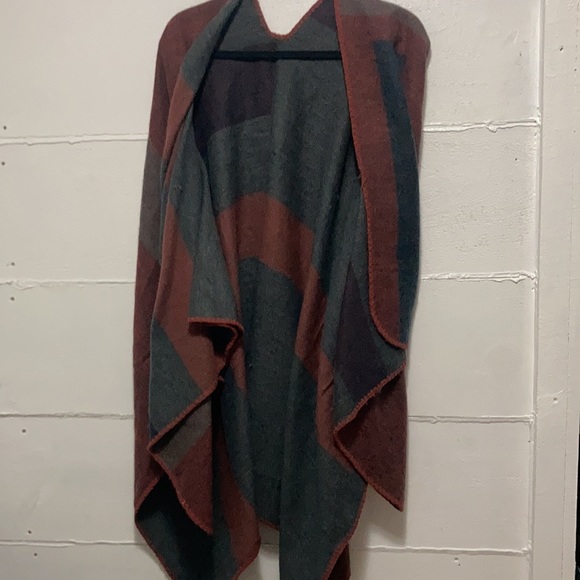 BB Dakota shawl - Picture 4 of 4